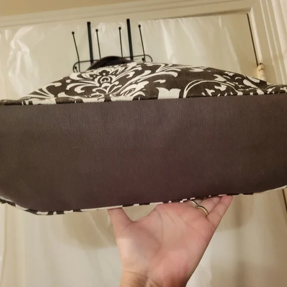 Buckhead Betties brown and white floral tote, with initial B for Beautiful! - Picture 3 of 10